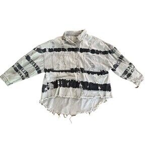 POL Gray Distressed Jean Jacket With Pockets Raw Hem Women’s Size Medium Black